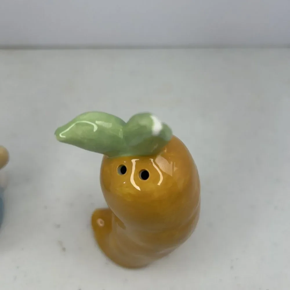 Gnome Ceramic And Ceramic‎ Carrot Salt & Pepper Shakers